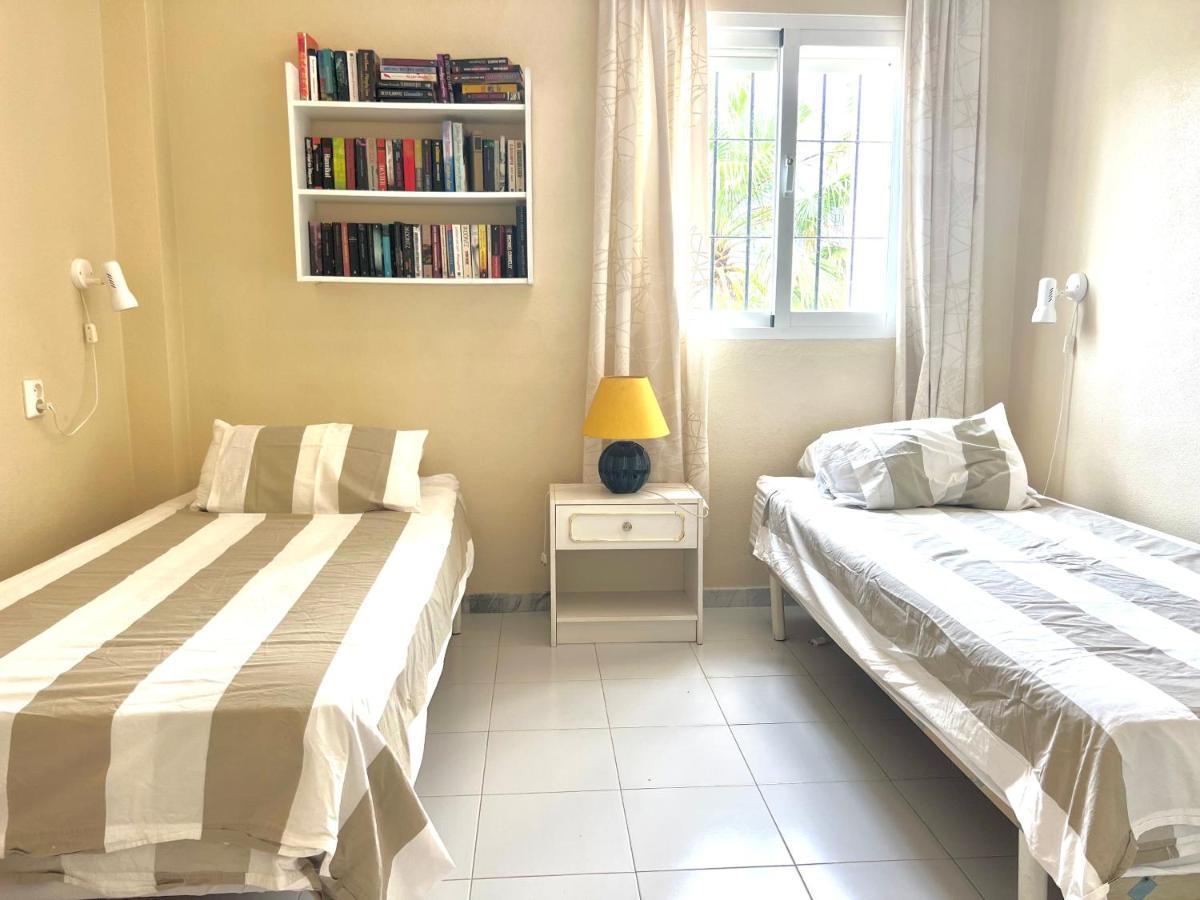 Fabulous Vacation In A 2 Bedroom Townhouse With 2 Terraces Overlooking The Sea, Suitable For 6 People 3 Swimming Pools Tennis And 200 Mts From The Sea El Faro Exterior photo